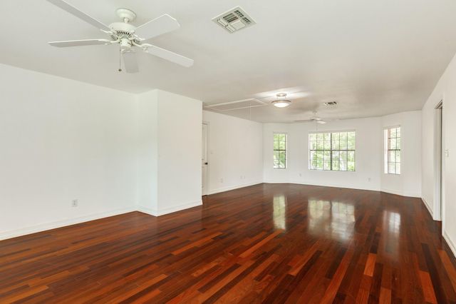 113 Rosewood Street, Lake Jackson, TX 77566