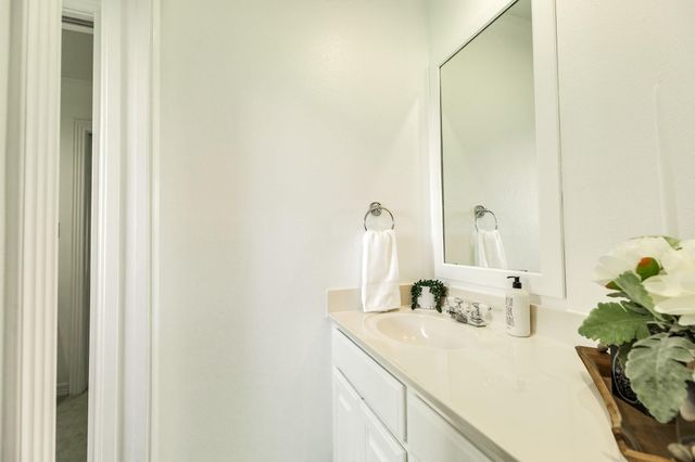 113 Rosewood Street, Lake Jackson, TX 77566