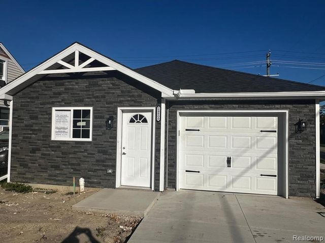 24500 Lambrecht Avenue, Eastpointe, MI 48021