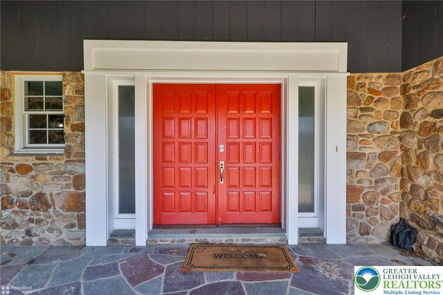 380 South Cedar Crest Boulevard, Emmaus Boro, PA 18103