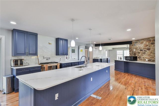 380 South Cedar Crest Boulevard, Emmaus Boro, PA 18103