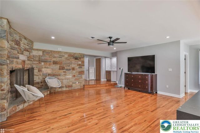 380 South Cedar Crest Boulevard, Emmaus Boro, PA 18103