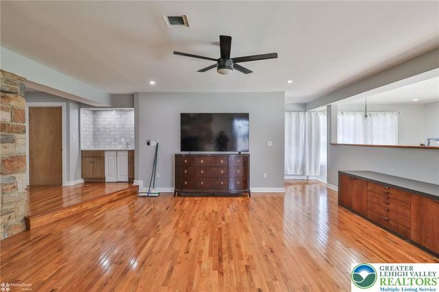 380 South Cedar Crest Boulevard, Emmaus Boro, PA 18103