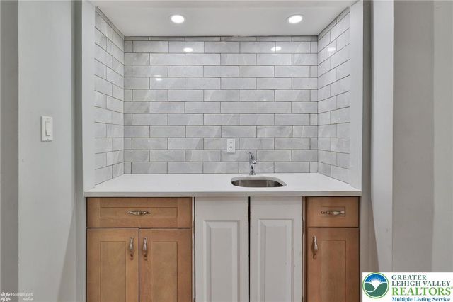 380 South Cedar Crest Boulevard, Emmaus Boro, PA 18103