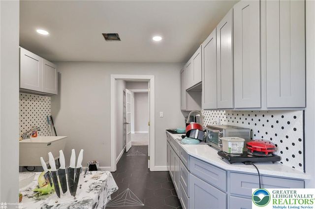 380 South Cedar Crest Boulevard, Emmaus Boro, PA 18103