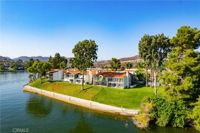 22054 Treasure Island, Canyon Lake, CA 92587