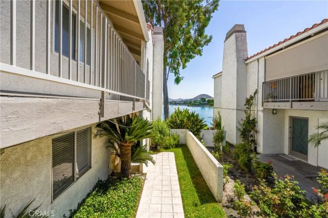 22054 Treasure Island, Canyon Lake, CA 92587