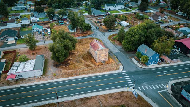 11925 N MARKET St, Mead, WA 99218