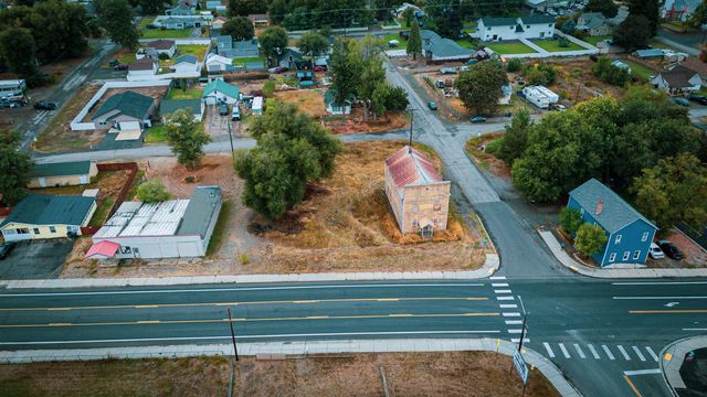 11925 N MARKET St, Mead, WA 99218