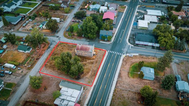 11925 N MARKET St, Mead, WA 99218