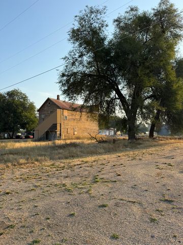 11925 N MARKET St, Mead, WA 99218