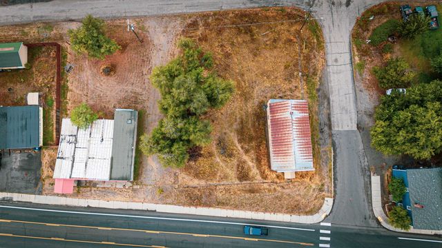 11925 N MARKET St, Mead, WA 99218