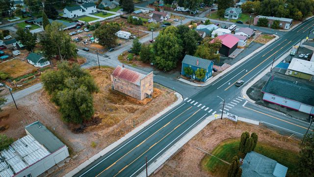 11925 N MARKET St, Mead, WA 99218