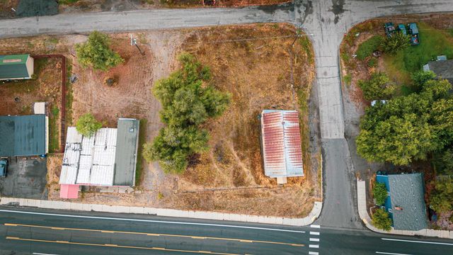 11925 N MARKET St, Mead, WA 99218