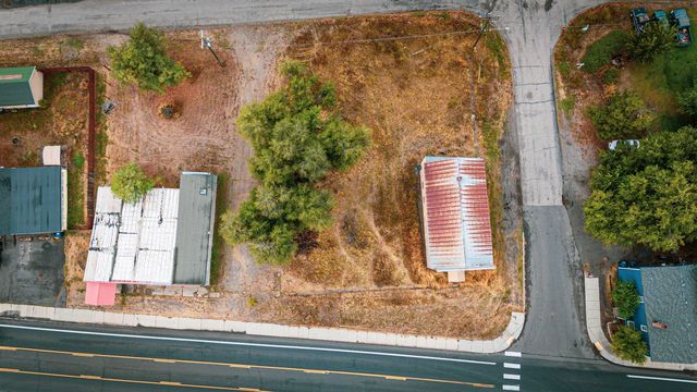 11925 N MARKET St, Mead, WA 99218