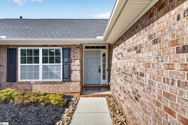 11 Cedarcrest Court, Simpsonville, SC 29680