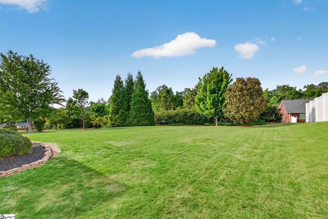 11 Cedarcrest Court, Simpsonville, SC 29680