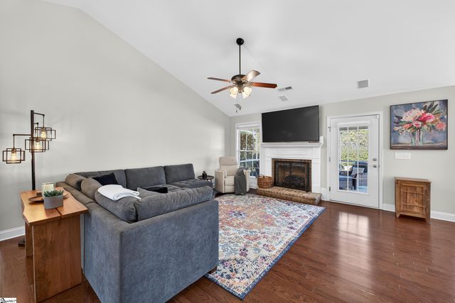 11 Cedarcrest Court, Simpsonville, SC 29680