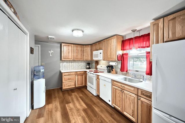 21 BONNIEFIELD CIR, Gettysburg, PA 17325