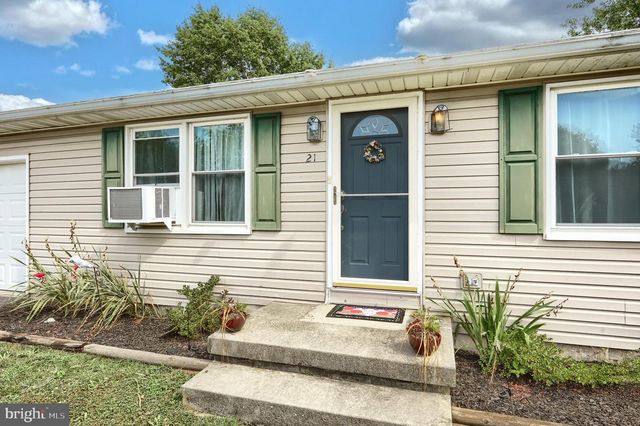 21 BONNIEFIELD CIR, Gettysburg, PA 17325