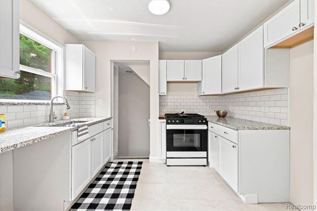5053 Hereford Street, Detroit, MI 48224