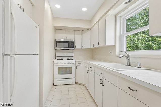 79 Roseland Ave 89, Caldwell Boro Twp., NJ 07006