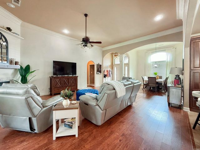 542 Scarlet Oaks Drive, Benton, AR 72019