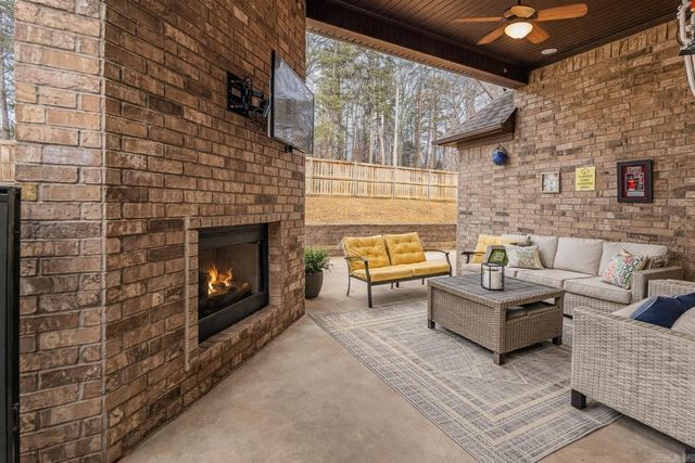 542 Scarlet Oaks Drive, Benton, AR 72019