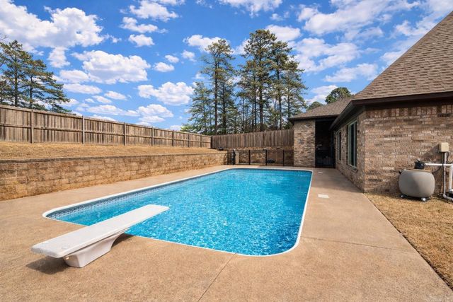 542 Scarlet Oaks Drive, Benton, AR 72019