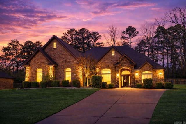 542 Scarlet Oaks Drive, Benton, AR 72019