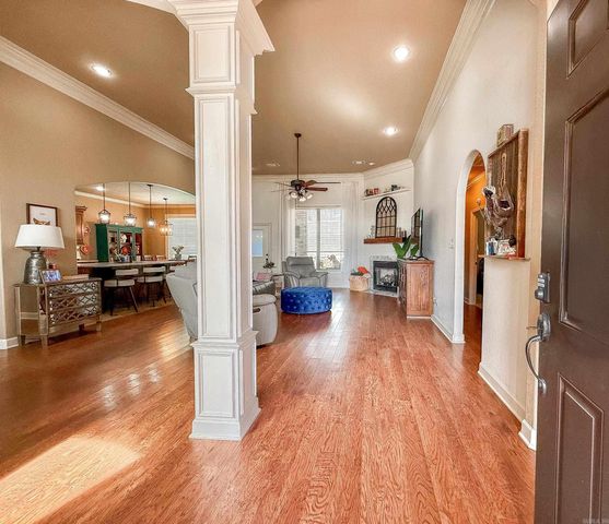 542 Scarlet Oaks Drive, Benton, AR 72019