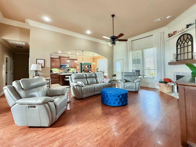 542 Scarlet Oaks Drive, Benton, AR 72019