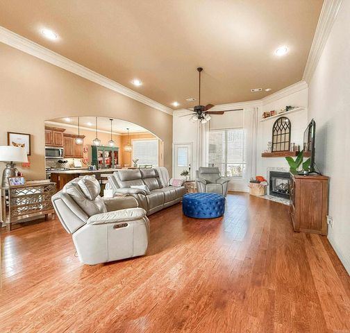 542 Scarlet Oaks Drive, Benton, AR 72019