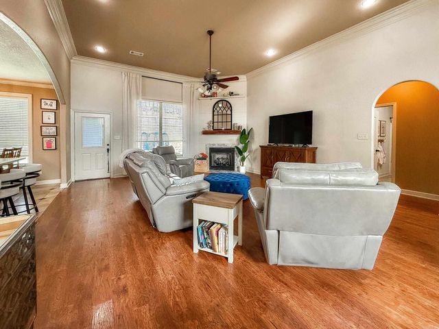 542 Scarlet Oaks Drive, Benton, AR 72019