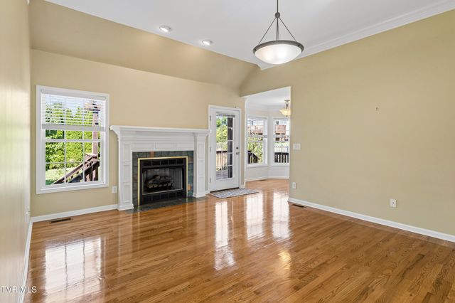 17 Taylor Ridge Court, Johnson City, TN 37601