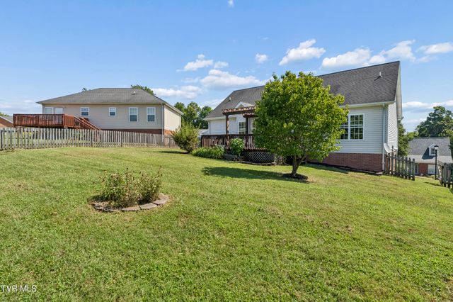 17 Taylor Ridge Court, Johnson City, TN 37601