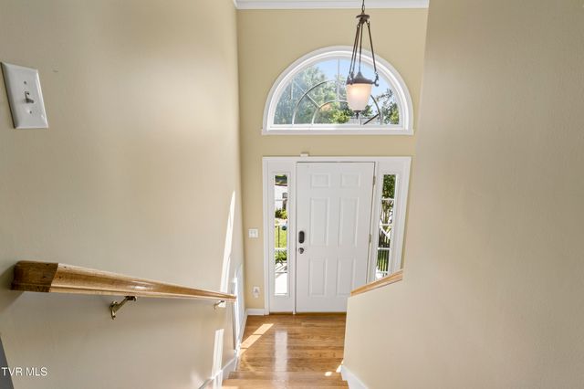 17 Taylor Ridge Court, Johnson City, TN 37601