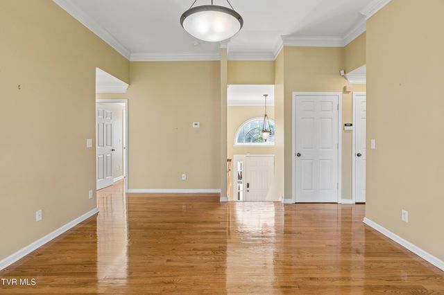 17 Taylor Ridge Court, Johnson City, TN 37601