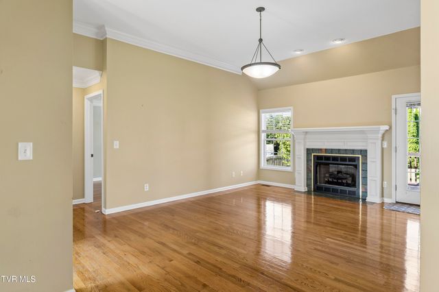 17 Taylor Ridge Court, Johnson City, TN 37601