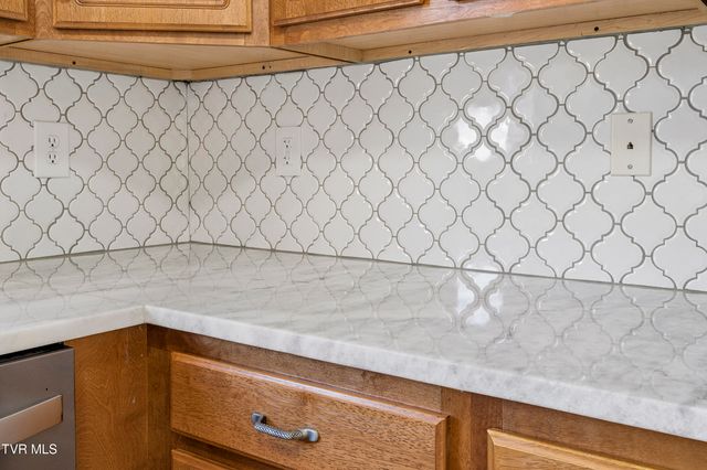 17 Taylor Ridge Court, Johnson City, TN 37601