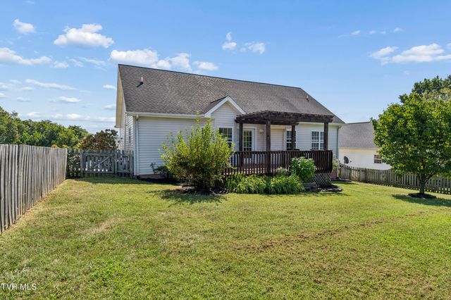 17 Taylor Ridge Court, Johnson City, TN 37601