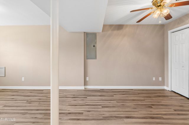 17 Taylor Ridge Court, Johnson City, TN 37601