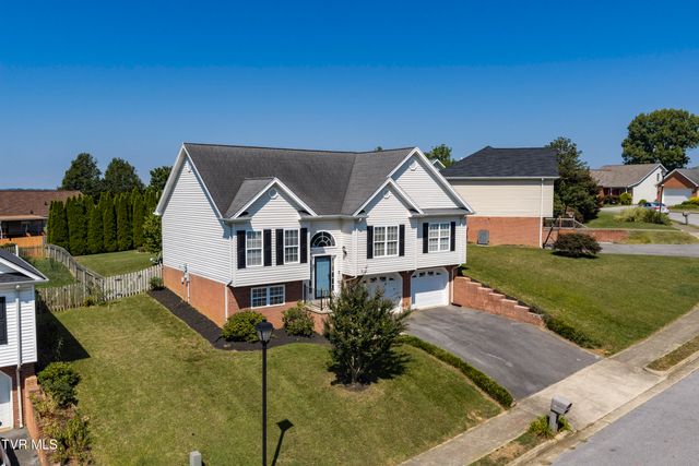 17 Taylor Ridge Court, Johnson City, TN 37601