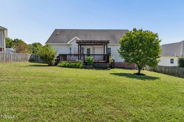 17 Taylor Ridge Court, Johnson City, TN 37601