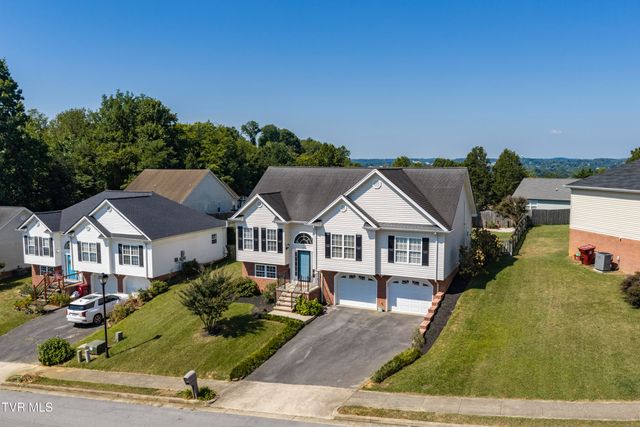17 Taylor Ridge Court, Johnson City, TN 37601