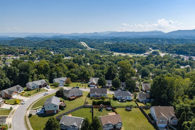 17 Taylor Ridge Court, Johnson City, TN 37601