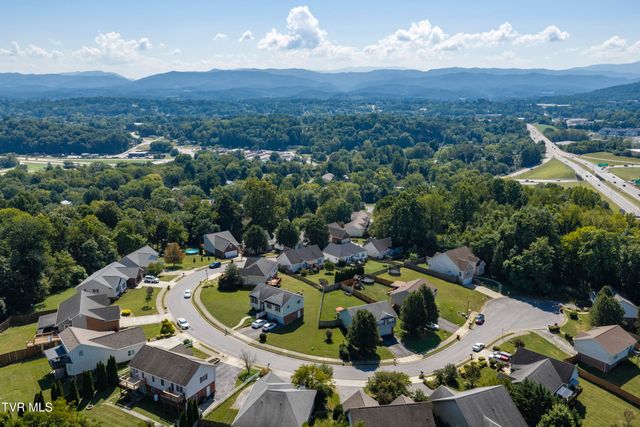 17 Taylor Ridge Court, Johnson City, TN 37601