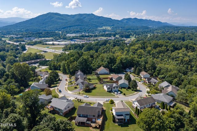 17 Taylor Ridge Court, Johnson City, TN 37601