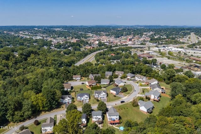 17 Taylor Ridge Court, Johnson City, TN 37601