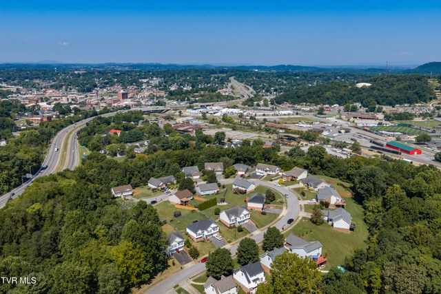 17 Taylor Ridge Court, Johnson City, TN 37601